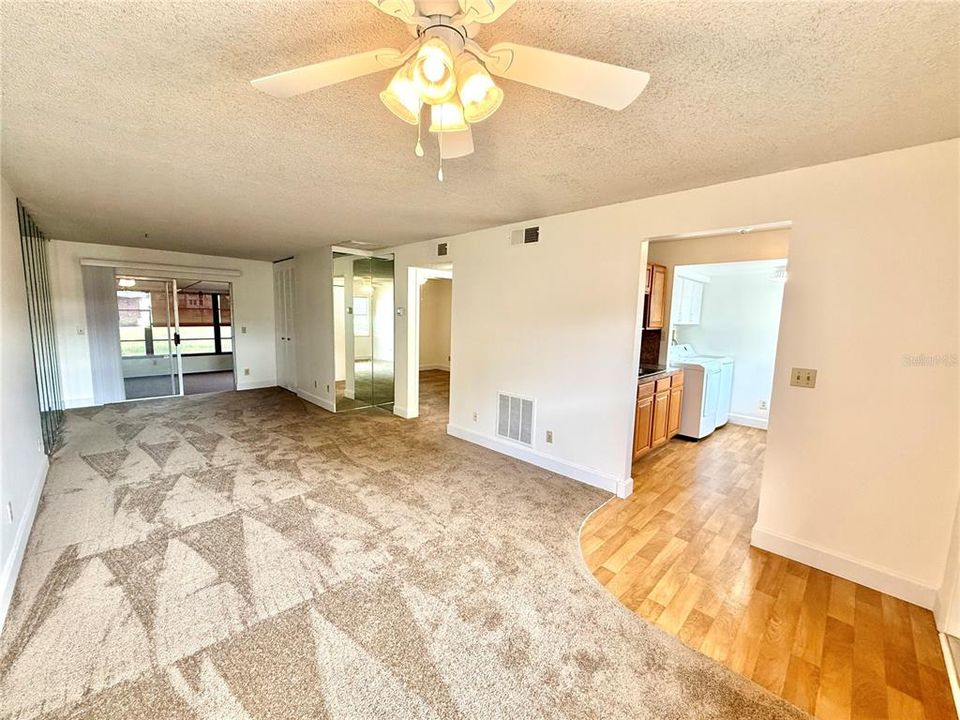 For Rent: $1,295 (1 beds, 1 baths, 640 Square Feet)