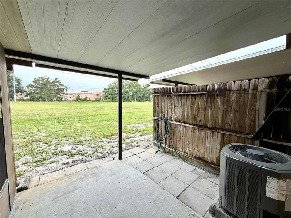 For Rent: $1,295 (1 beds, 1 baths, 640 Square Feet)