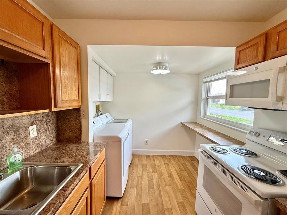 For Rent: $1,295 (1 beds, 1 baths, 640 Square Feet)