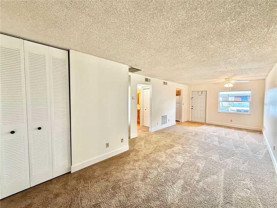 For Rent: $1,295 (1 beds, 1 baths, 640 Square Feet)