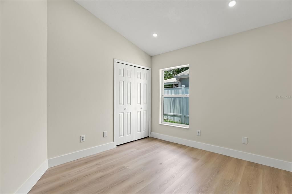 En Venta: $498,000 (4 camas, 2 baños, 1958 Pies cuadrados)