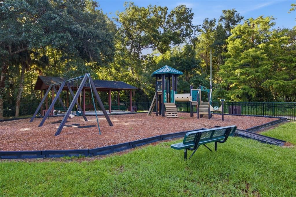 En Venta: $498,000 (4 camas, 2 baños, 1958 Pies cuadrados)