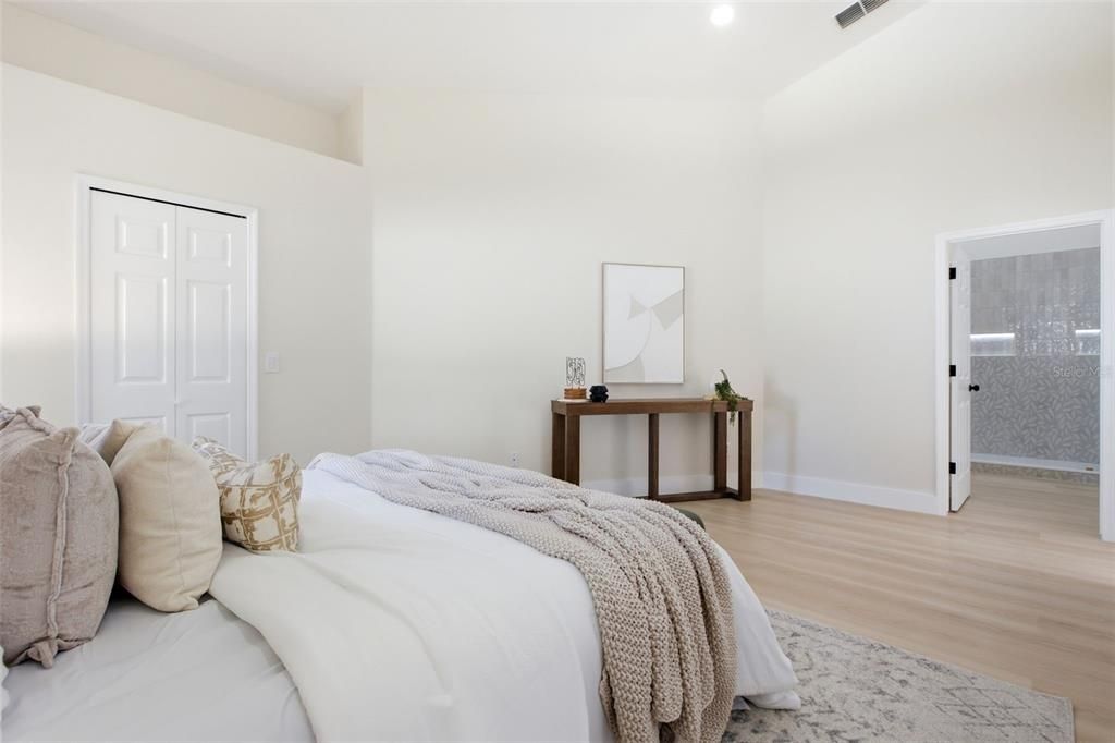 En Venta: $498,000 (4 camas, 2 baños, 1958 Pies cuadrados)