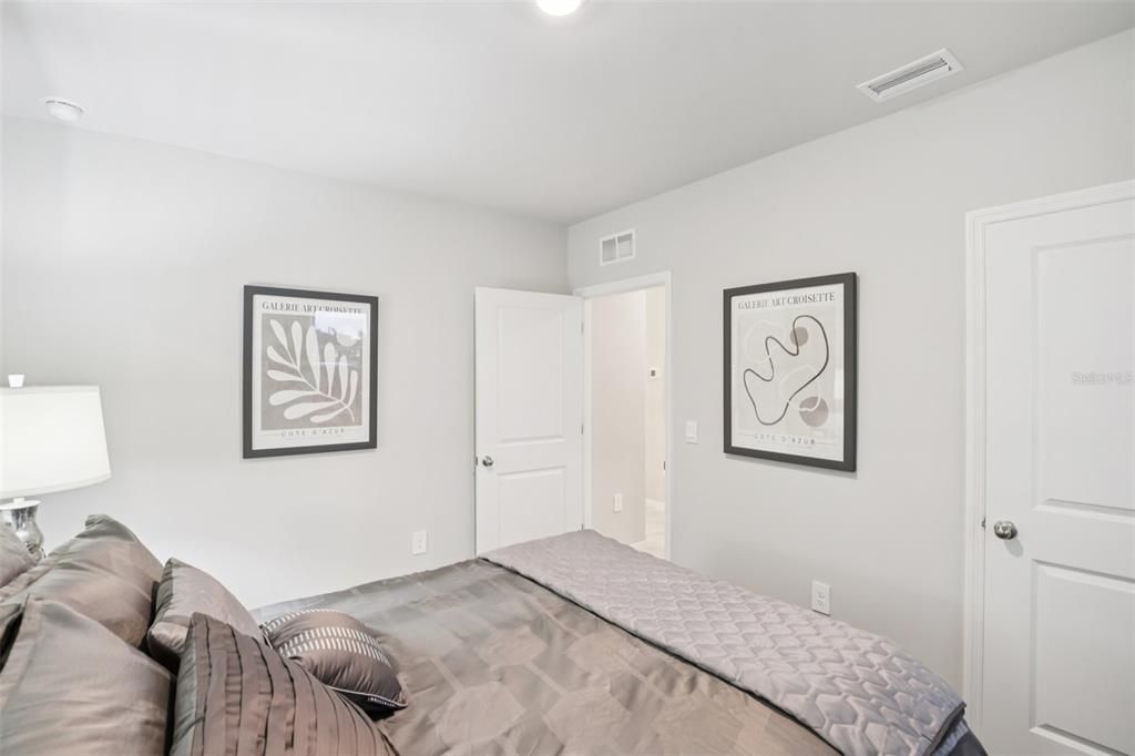 En Venta: $358,275 (5 camas, 3 baños, 2077 Pies cuadrados)
