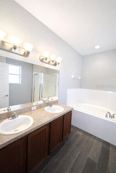 В аренду: $1,995 (4 спален, 3 ванн, 2093 Квадратных фут)
