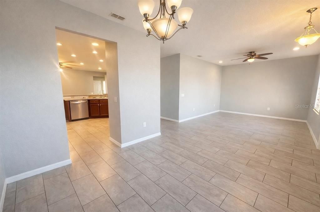 В аренду: $1,995 (4 спален, 3 ванн, 2093 Квадратных фут)
