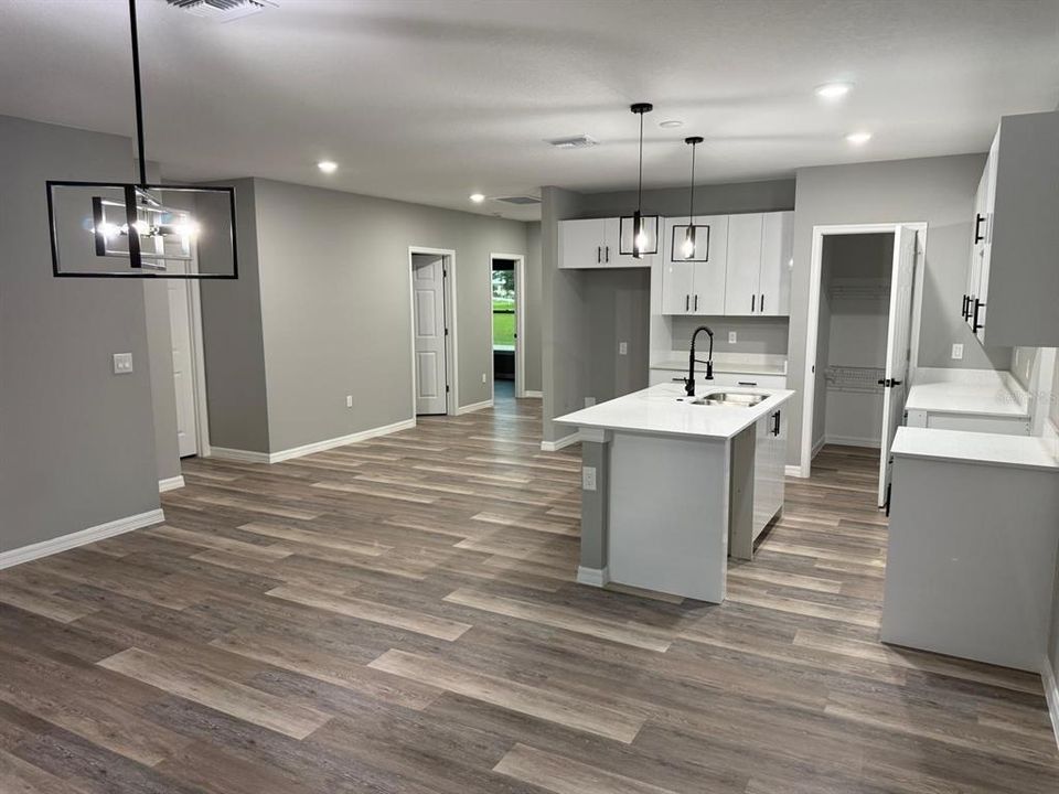 For Sale: $409,900 (6 beds, 0 baths, 2460 Square Feet)