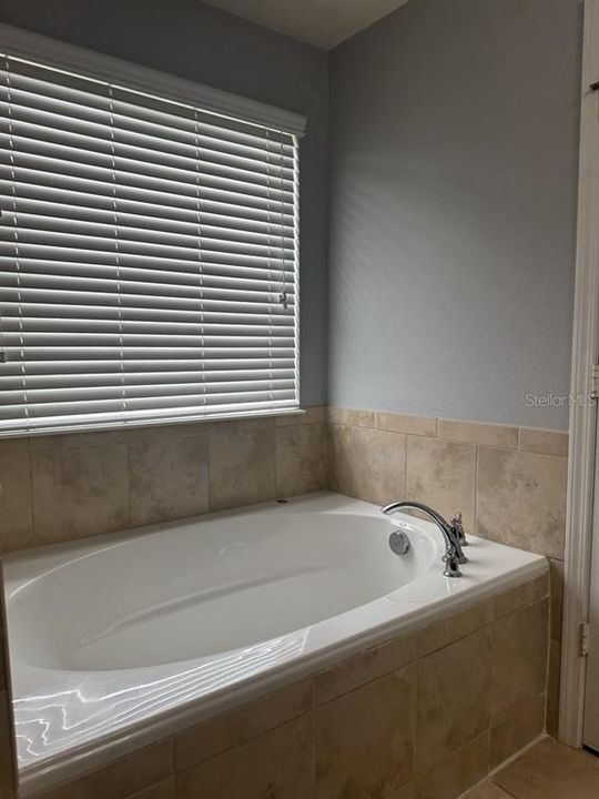 В аренду: $3,300 (5 спален, 3 ванн, 2615 Квадратных фут)