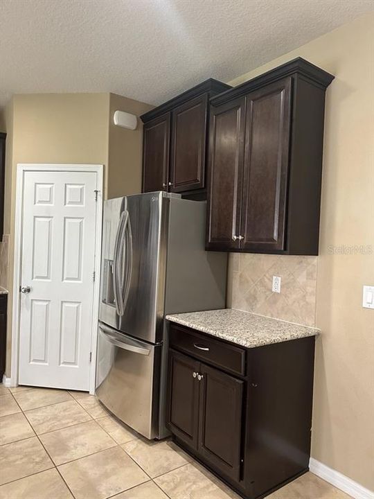 В аренду: $3,300 (5 спален, 3 ванн, 2615 Квадратных фут)
