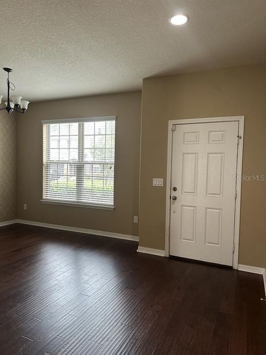 В аренду: $3,300 (5 спален, 3 ванн, 2615 Квадратных фут)
