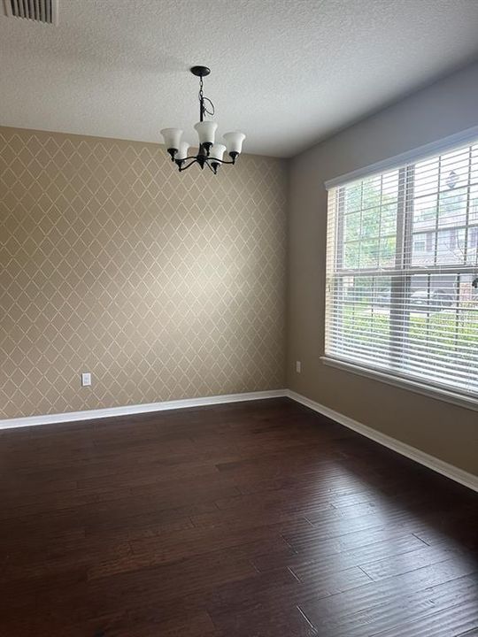 В аренду: $3,300 (5 спален, 3 ванн, 2615 Квадратных фут)