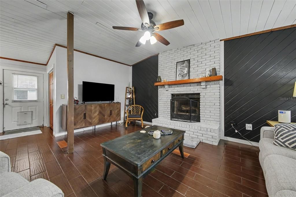 En Venta: $315,000 (2 camas, 1 baños, 1063 Pies cuadrados)