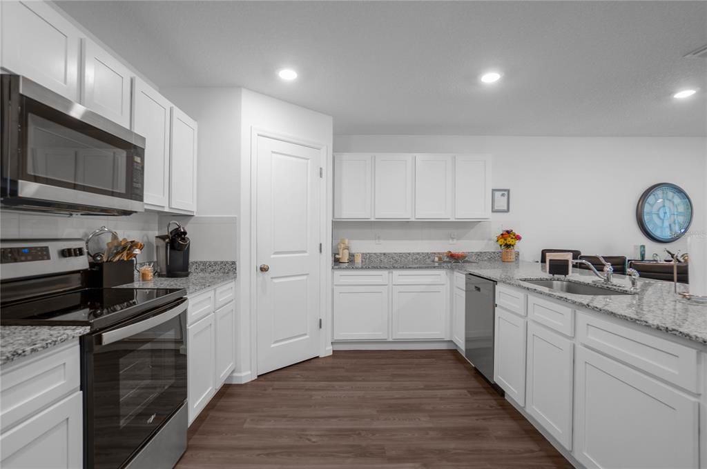 En Venta: $349,000 (4 camas, 3 baños, 2291 Pies cuadrados)