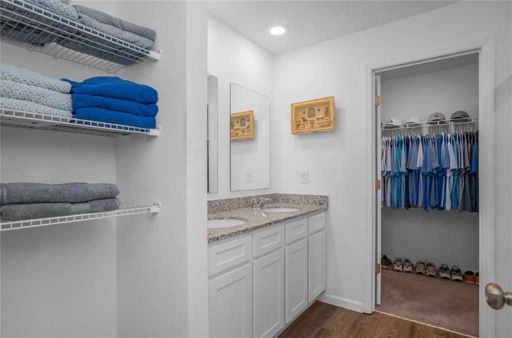 En Venta: $349,000 (4 camas, 3 baños, 2291 Pies cuadrados)