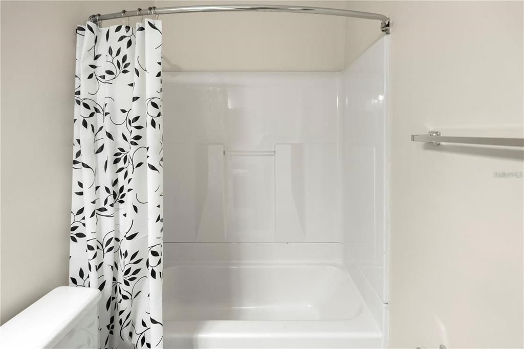 For Rent: $1,250 (2 beds, 2 baths, 1046 Square Feet)