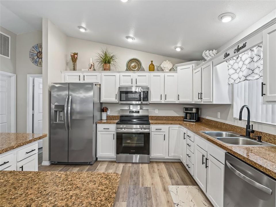 En Venta: $396,000 (3 camas, 2 baños, 1415 Pies cuadrados)