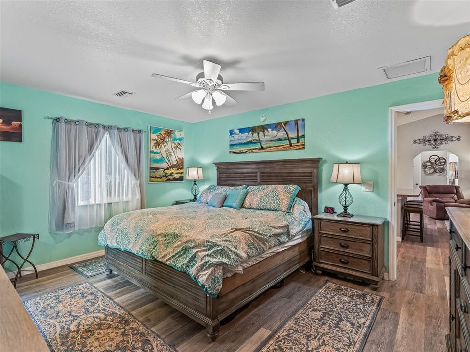 En Venta: $396,000 (3 camas, 2 baños, 1415 Pies cuadrados)