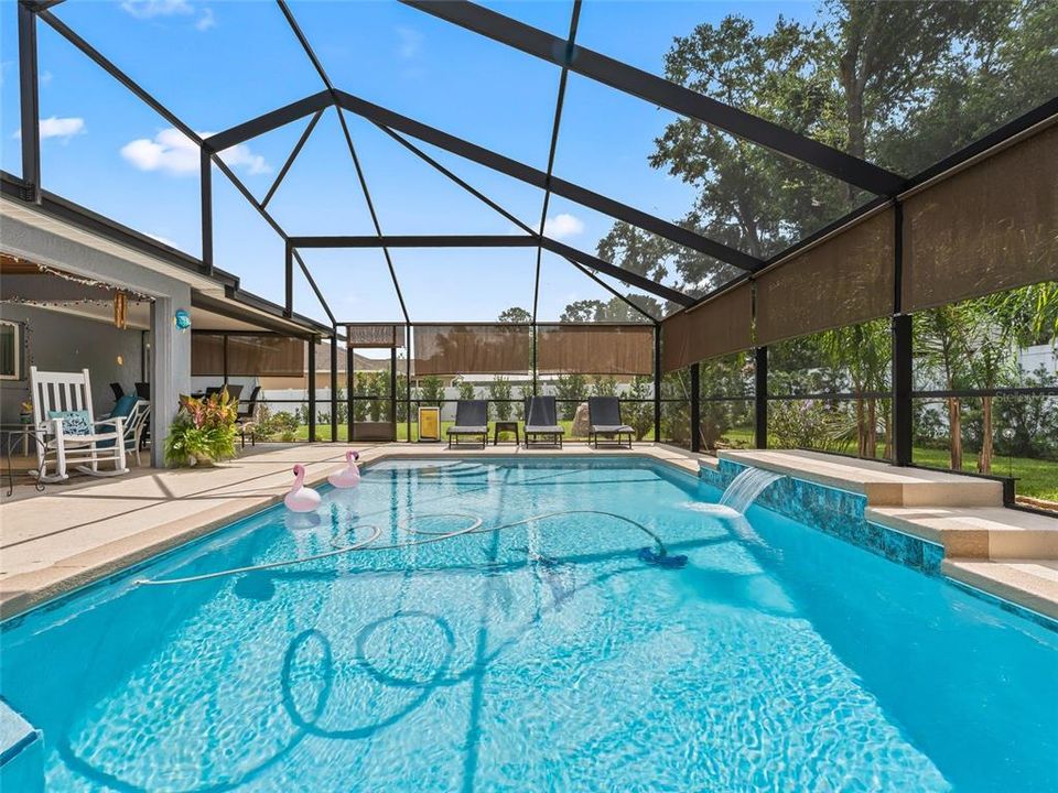 En Venta: $396,000 (3 camas, 2 baños, 1415 Pies cuadrados)