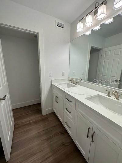 В аренду: $3,500 (5 спален, 4 ванн, 2700 Квадратных фут)