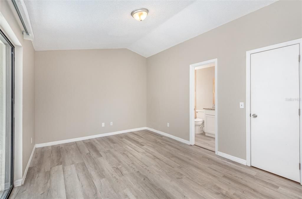 В аренду: $2,300 (3 спален, 2 ванн, 1137 Квадратных фут)