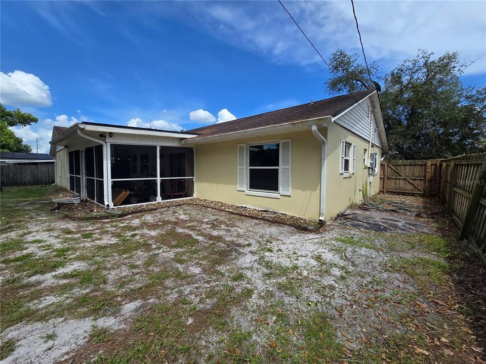 For Sale: $310,900 (4 beds, 2 baths, 1588 Square Feet)