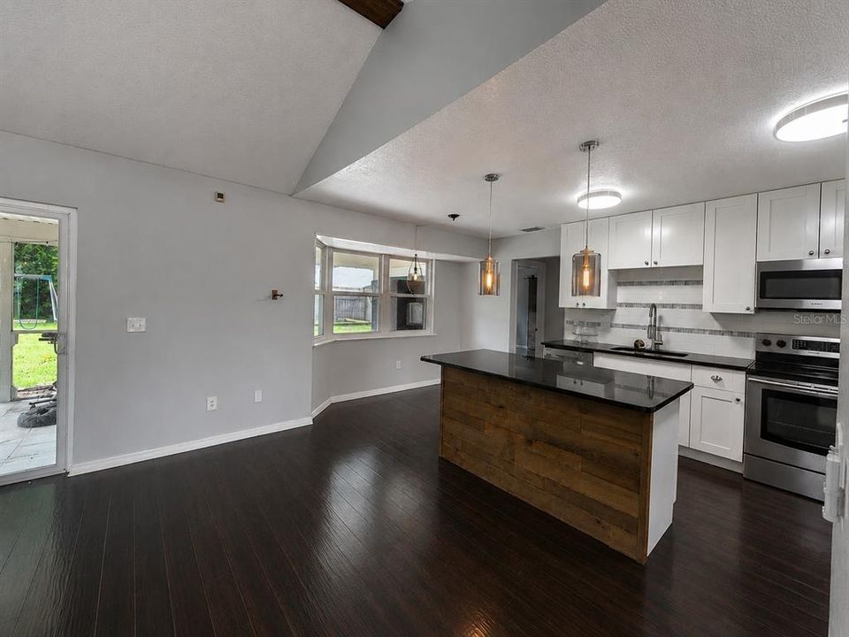 For Sale: $310,900 (4 beds, 2 baths, 1588 Square Feet)