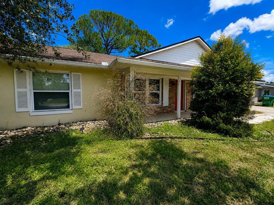 For Sale: $310,900 (4 beds, 2 baths, 1588 Square Feet)