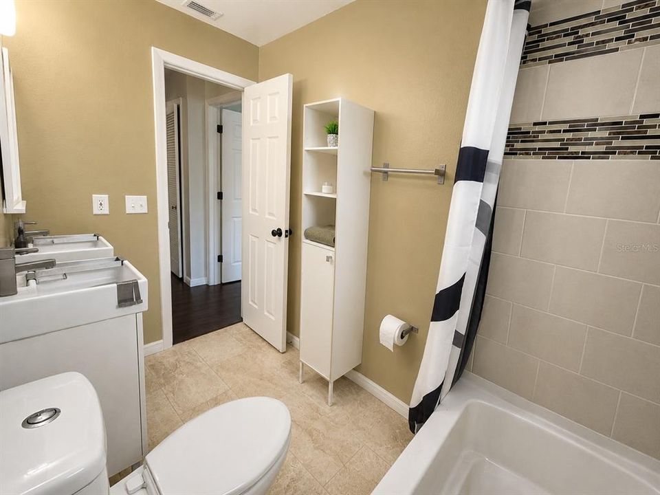 For Sale: $310,900 (4 beds, 2 baths, 1588 Square Feet)