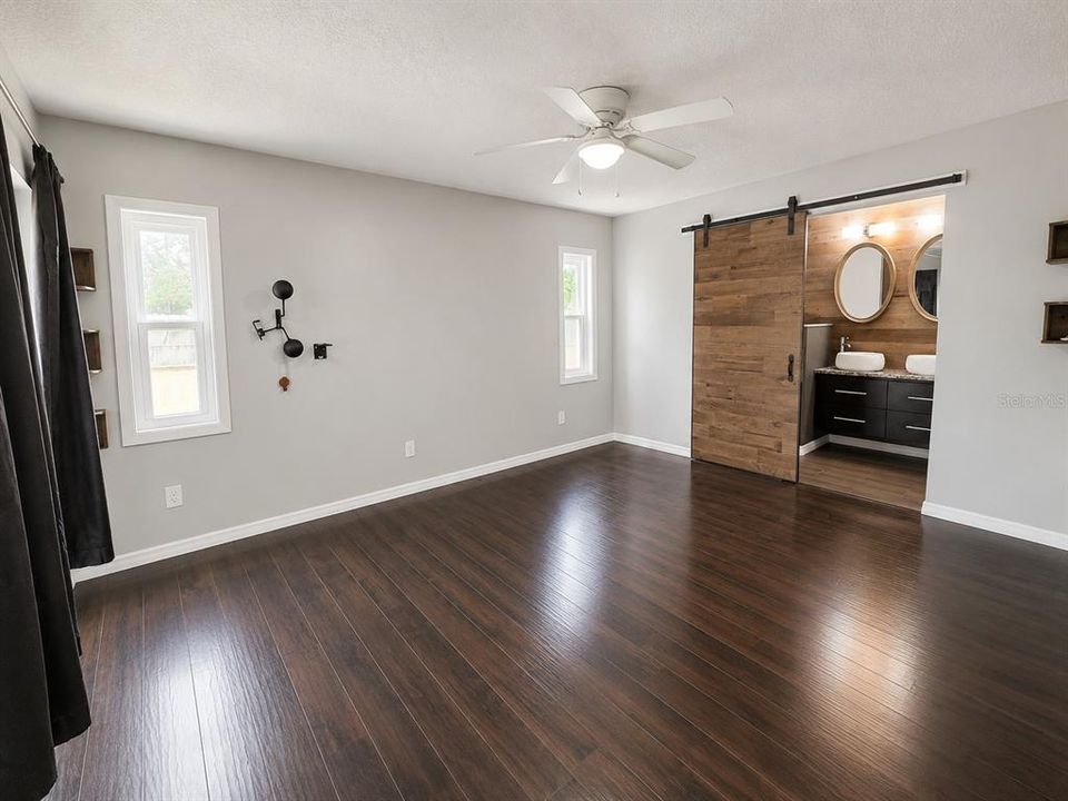 For Sale: $310,900 (4 beds, 2 baths, 1588 Square Feet)