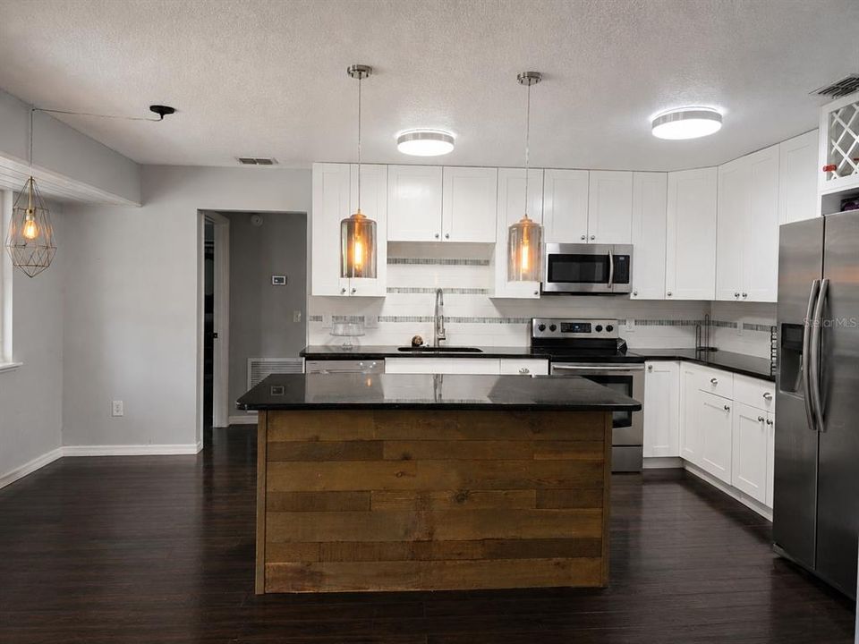 For Sale: $310,900 (4 beds, 2 baths, 1588 Square Feet)