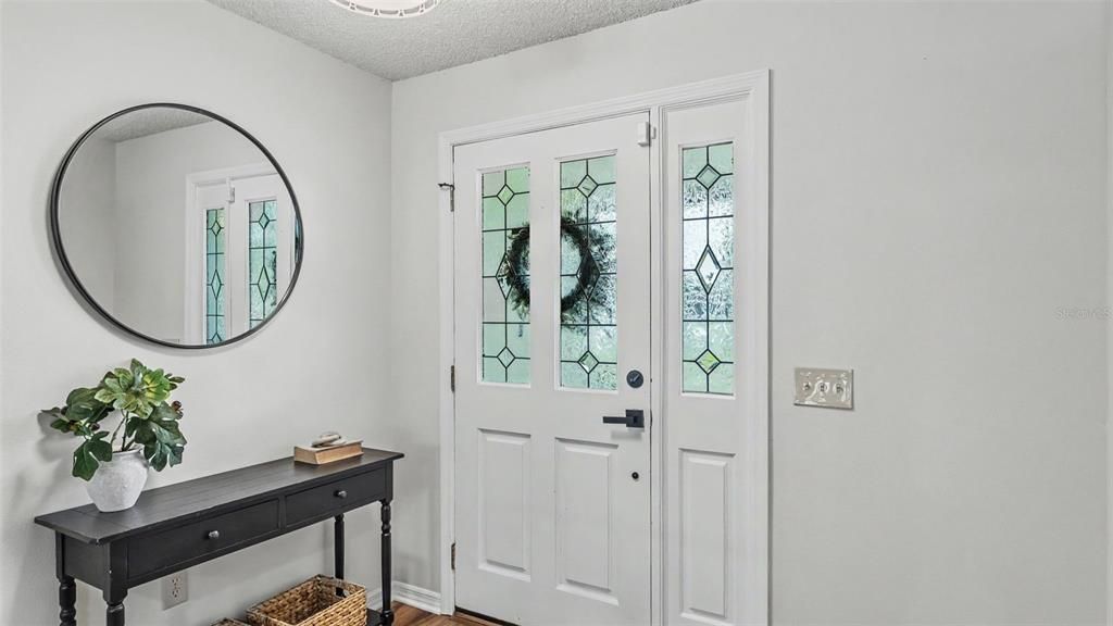 En Venta: $525,000 (4 camas, 2 baños, 2345 Pies cuadrados)