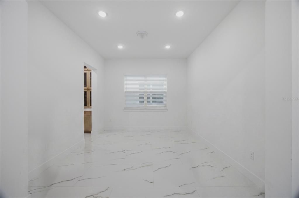 На продажу: $970,000 (5 спален, 4 ванн, 4272 Квадратных фут)