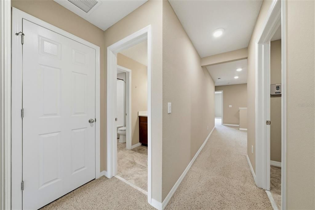 На продажу: $369,000 (3 спален, 2 ванн, 2003 Квадратных фут)