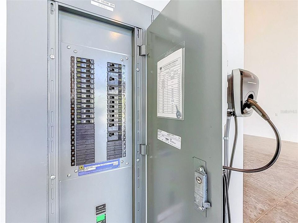 En Venta: $1,299,900 (0 camas, 0 baños, 2296 Pies cuadrados)
