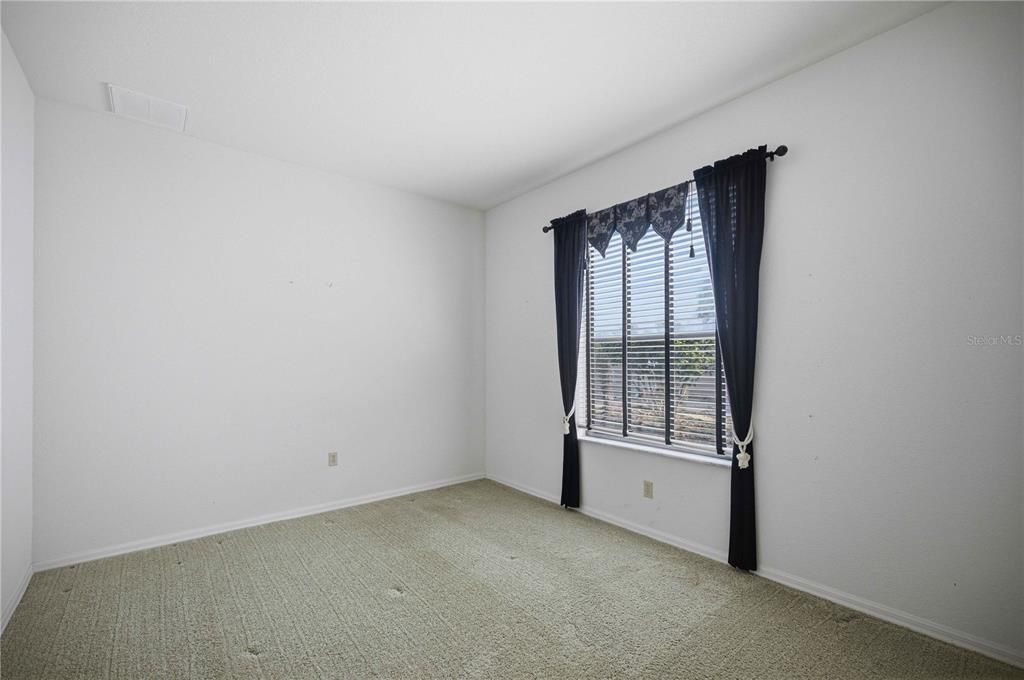 For Sale: $330,000 (3 beds, 2 baths, 2165 Square Feet)