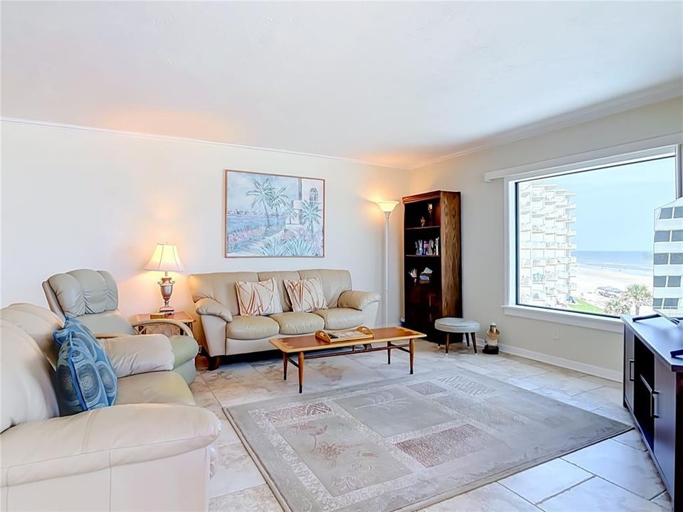 На продажу: $418,999 (1 спален, 1 ванн, 1077 Квадратных фут)