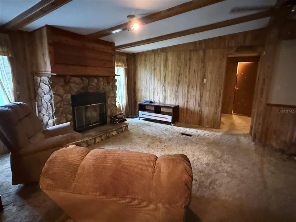 Activo con contrato: $224,900 (3 camas, 2 baños, 1548 Pies cuadrados)