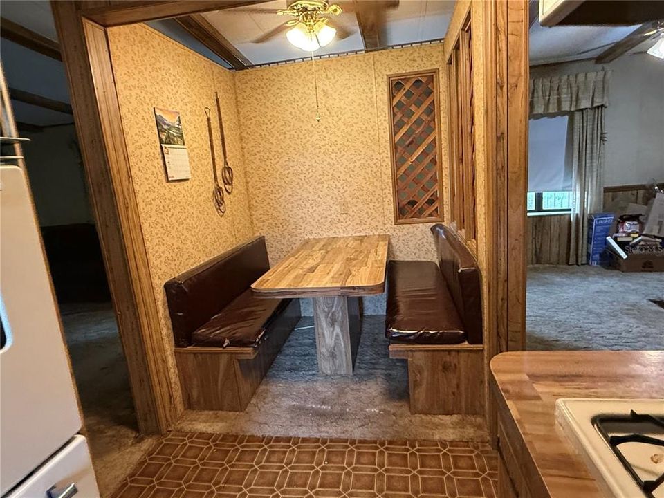 Activo con contrato: $224,900 (3 camas, 2 baños, 1548 Pies cuadrados)