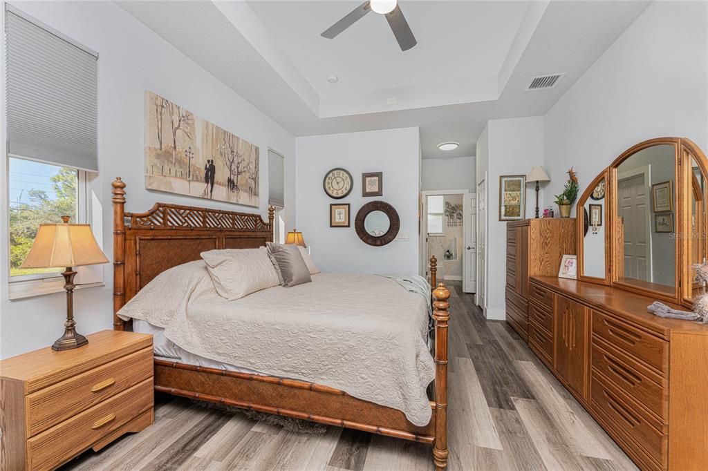 En Venta: $354,900 (3 camas, 2 baños, 1618 Pies cuadrados)