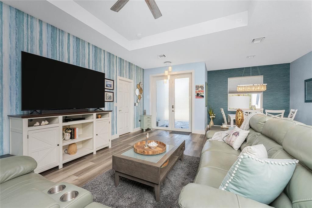 En Venta: $354,900 (3 camas, 2 baños, 1618 Pies cuadrados)