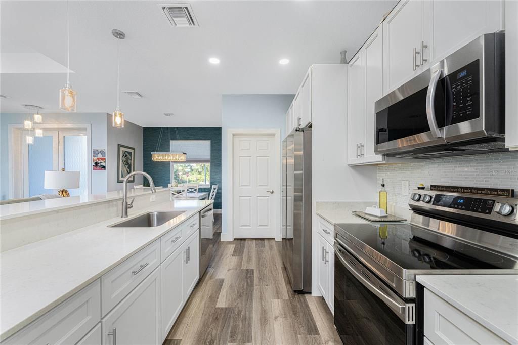 En Venta: $354,900 (3 camas, 2 baños, 1618 Pies cuadrados)