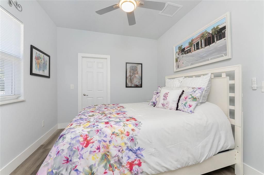 En Venta: $354,900 (3 camas, 2 baños, 1618 Pies cuadrados)