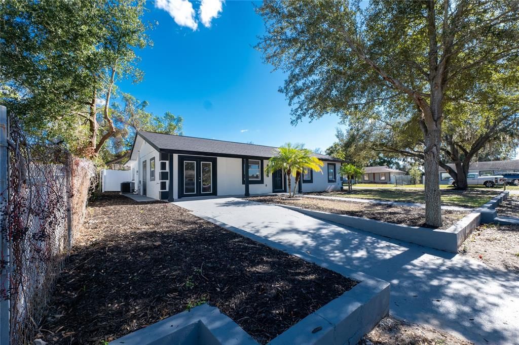 For Sale: $329,000 (4 beds, 2 baths, 2274 Square Feet)