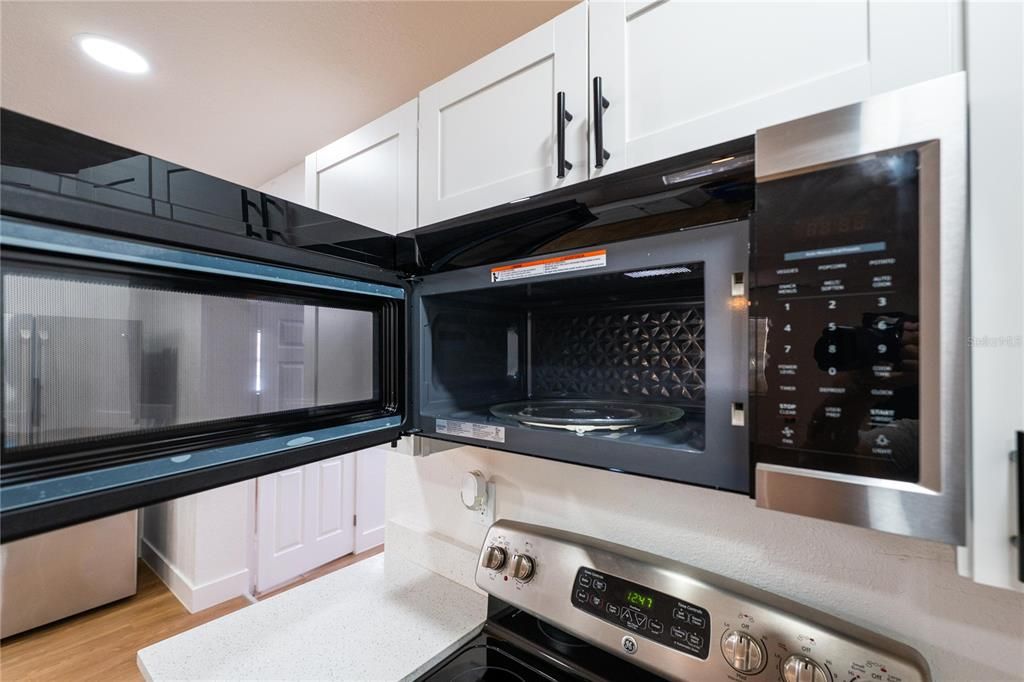 For Sale: $329,000 (4 beds, 2 baths, 2274 Square Feet)