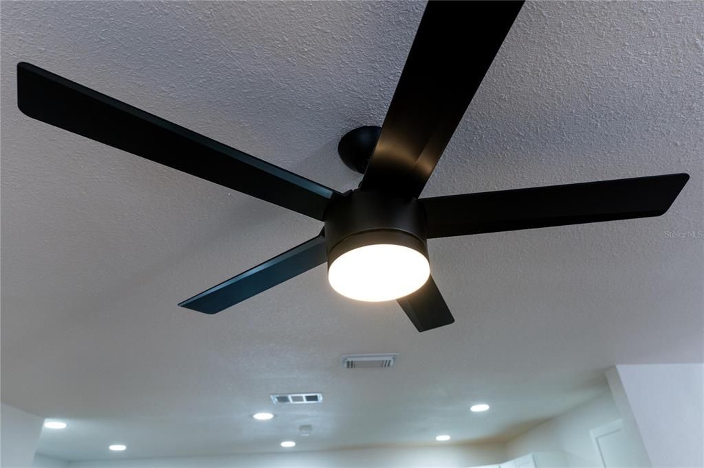 For Sale: $329,000 (4 beds, 2 baths, 2274 Square Feet)
