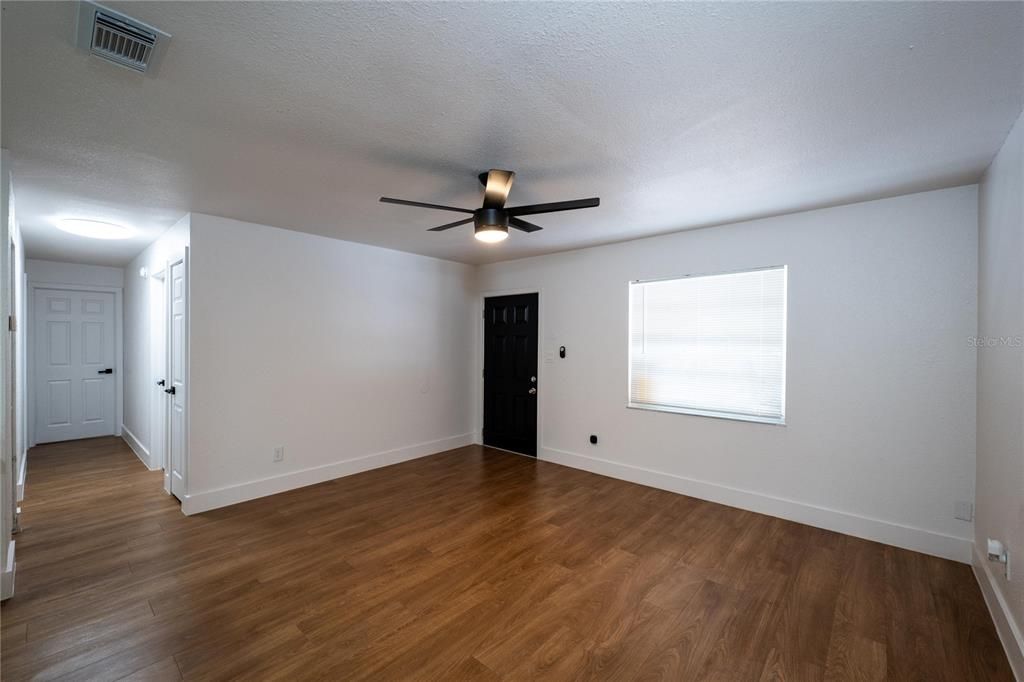 For Sale: $329,000 (4 beds, 2 baths, 2274 Square Feet)