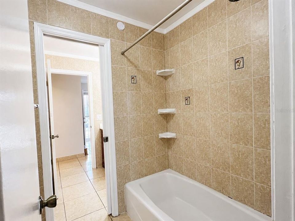 В аренду: $2,000 (3 спален, 2 ванн, 1378 Квадратных фут)