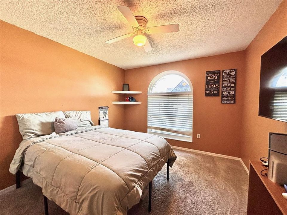 For Sale: $319,000 (3 beds, 2 baths, 1606 Square Feet)