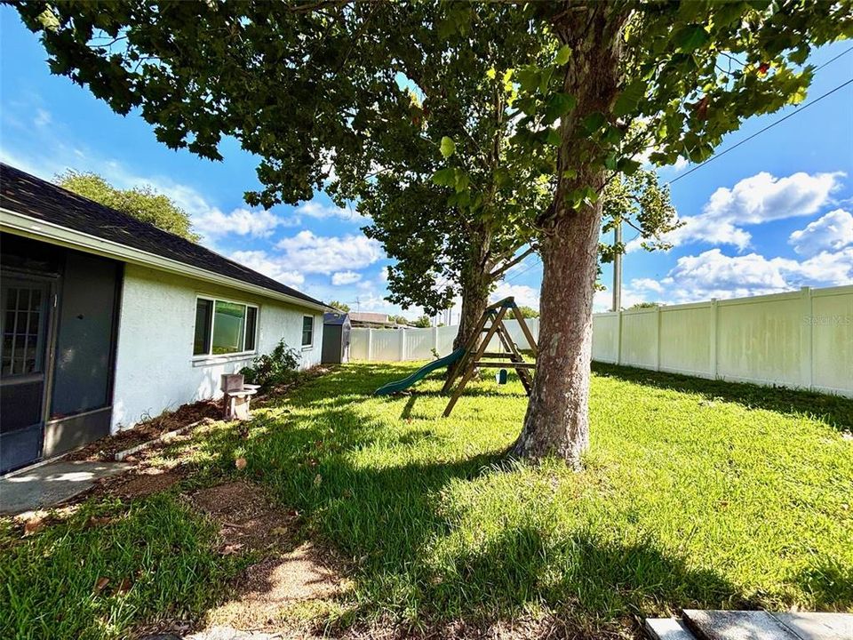 For Sale: $319,000 (3 beds, 2 baths, 1606 Square Feet)