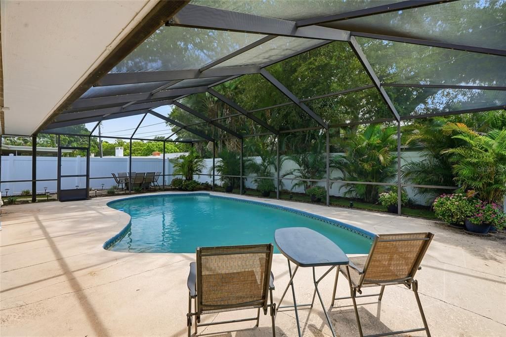 Под контрактом: $499,000 (3 спален, 2 ванн, 1379 Квадратных фут)